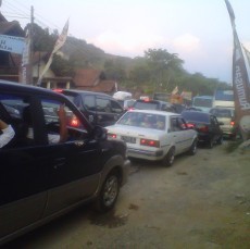 Mudik Jalur Nagreg Macet Sampai 14 Kilometer
