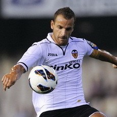 Diminati Tottenham, Soldado Setia kepada Valencia