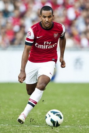 Arsenal Coba Pertahankan Walcott