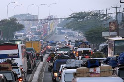 Kemacetan Masih Terjadi Selepas Keluar Tol Cikampek Hingga Indramayu 