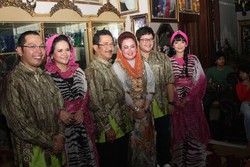 Kebahagiaan Sheza & Shezi Idris Kala Lebaran