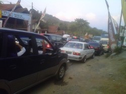 Jalur Nagreg Disergap Macet
