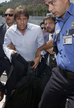 Conte Yakin Bebas dari Sanksi