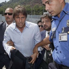 Conte Yakin Bebas dari Sanksi