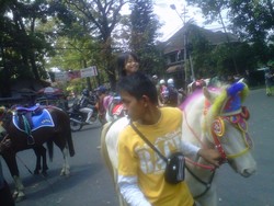 Yuk, Isi Libur Lebaran dengan Naik Kuda di Taman Cilaki