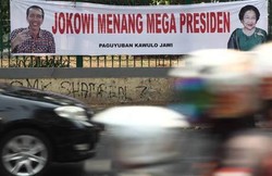 PDIP Instruksikan Timses Jokowi Cabut Spanduk Aneh-aneh