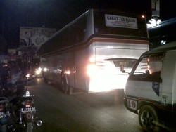 Antrean Kendaraan di Jalur Kadungora Garut Mencapai 20 Km