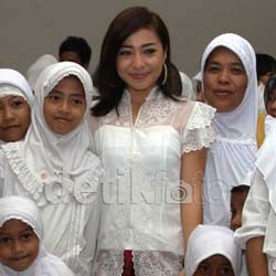 Nikita Willy Lebaran Bareng Fans