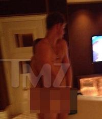 Foto Bugil Pangeran Harry Beredar!