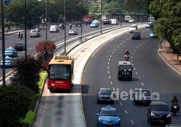 Hari Pertama Kerja, Jakarta Lancar
