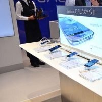 Dibangun Berdekatan, Toko Samsung Usik Apple Store?