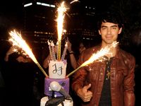 Kejutan di Ultah ke-23 Joe Jonas