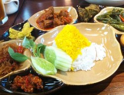 Nasi Begana dan Tahu Telor Pengobat Rindu