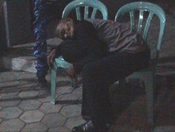 Tak Dapat Tiket, Puluhan Calon Penumpang Menginap di Stasiun Tegal