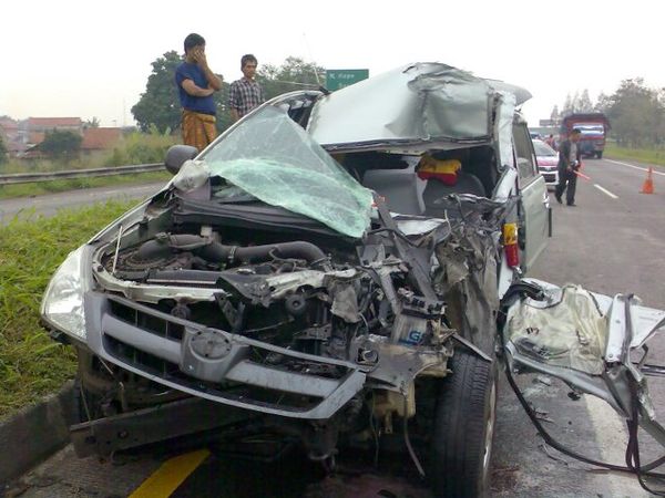 Begini Akibatnya Tabrakan di 170 Km/Jam