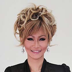 Rambut Pirang Inul Daratista