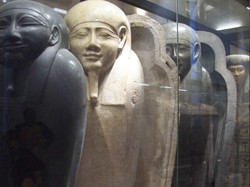 Adu Nyali dengan Mumi!