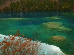 Mengintip Naga Tidur di Danau Sleeping Dragon, China