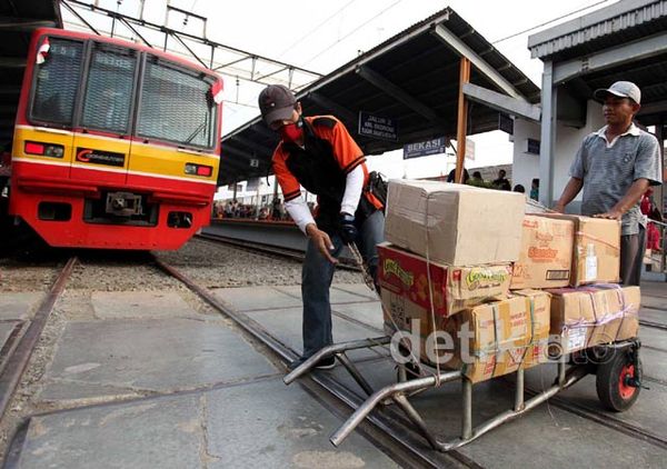 Jasa Ekspedisi Dipadati Warga