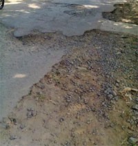 Jalan Rusak Parah, Tanggung Jawab Siapa?