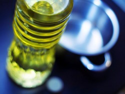 Beberapa Merk Minyak Goreng di Hipermarket Turun Harga