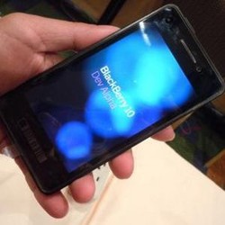 RIM Pamerkan BlackBerry 10 ke Operator