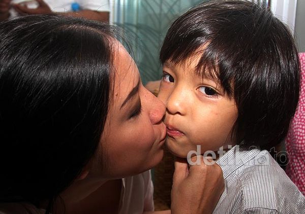 Tia Ivanka dan Anak Kesayangannya