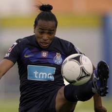 Nerazzurri Selangkah Lagi Gaet Alvaro Pereira