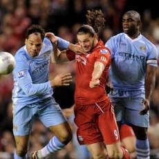 Liverpool Berharap Carroll untuk Jinakkan City