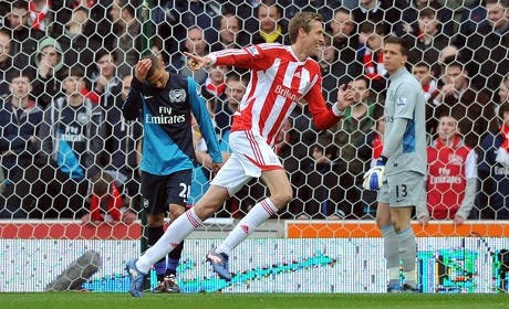 Set Piece Stoke Momok bagi Arsenal