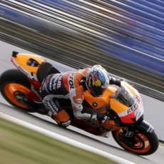Pedrosa Kembali Tercepat, Lorenzo Jatuh