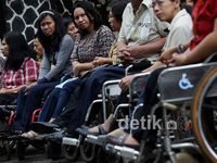 Penyandang Cacat Hadiri Halal Bi Halal Jokowi
