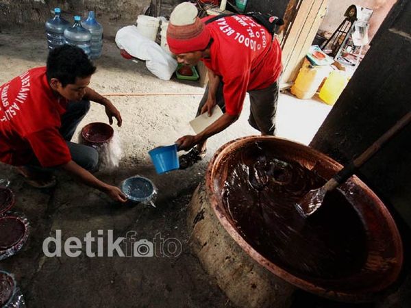 Melestarikan Dodol Betawi