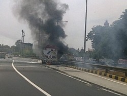 Truk Pertamina yang Terbakar di Tol Jagorawi Akibat Suhu Panas Bagian Rem