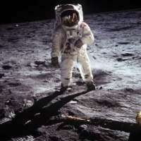 Obama: Neil Armstrong Pahlawan Besar Amerika Sepanjang Masa