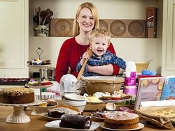 Wanita Ini Atasi Baby Blues Dengan Rajin Membuat Kue