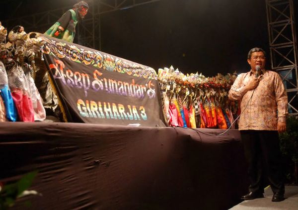 Gubernur Jabar Nonton Wayang Golek
