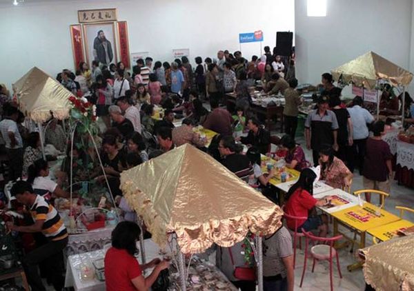 Warga Tionghoa di Tegal Gelar Bazar Kuliner