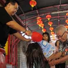 Warga Tionghoa Gelar Ritual Ci Suak Demi Tolak Balak