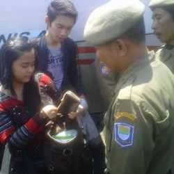 Disdukcapil Cek Identitas Pemudik di Terminal Cicaheum