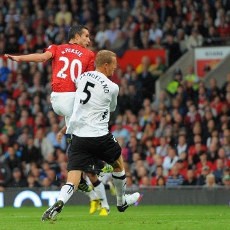 RvP Bicara Gol Debutnya di MU & Sedikit Keberuntungan