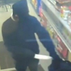 Diabaikan Pemilik Toko, Perampok Gagal Beraksi