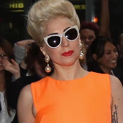 Rekaman di Studio, Lady Gaga Bugil