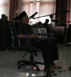 Sidang Perdana Korupsi Kasda, Wabup Mojokerto Ajukan Tahanan Kota