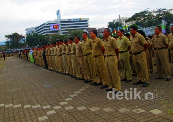 Upacara Peringatan HUT ke-67 Jabar 