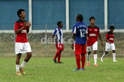 Dalam pertandingan ujicoba ini, tim Papua harus mengakui keunggulan lawannya.