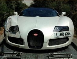 Bugatti Super Langka Kecelakaan