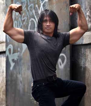 Wow, Kekarnya Tubuh Agung Hercules