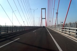 Terpesona Megahnya Jembatan Suramadu