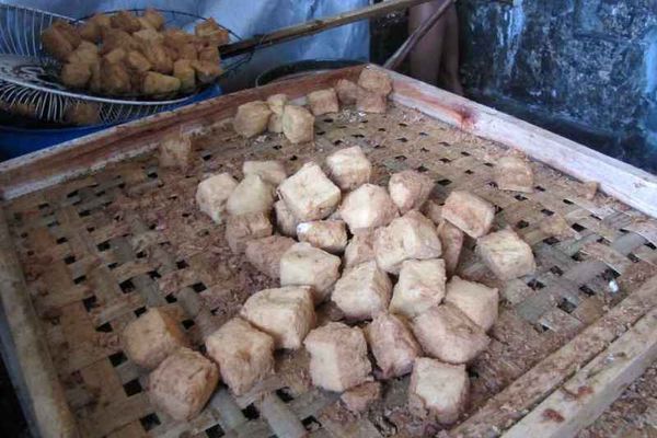 Tahu Lamping, Oleh-oleh Saingan Tahu Sumedang